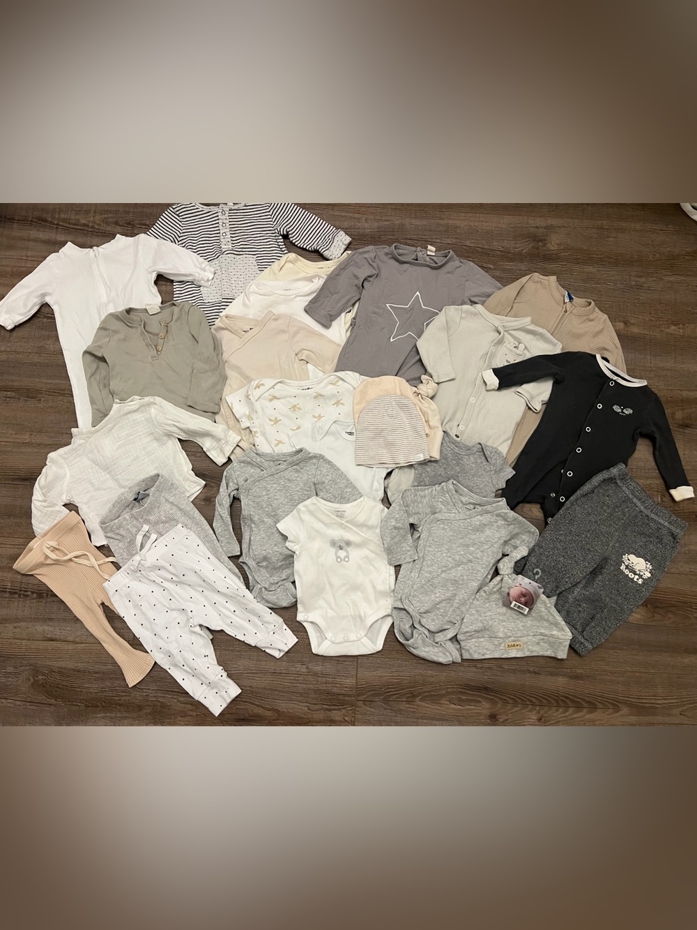Neutral Baby Clothing Bundle - Gray, Cream, White